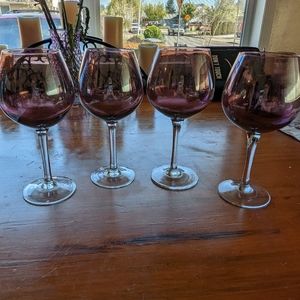 Purple, iridescent wine glass set